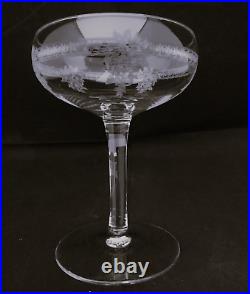 10 COUPES à Champagne en CRISTAL Gravé Ancien H 12.5 cm BACCARAT-ST LOUIS 10 COUPES à Champagne en CRISTAL Gravé Ancien H 12.5 cm BACCARAT-ST LOUIS