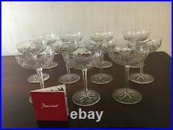 11 coupes à champagne en cristal de Baccarat (prix à la pièce)