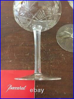 11 coupes à champagne en cristal de Baccarat (prix à la pièce)