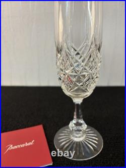 11 flûtes à champagne modèle Colbert en cristal de Baccarat (prix à la pièce) 11 flûtes à champagne modèle Colbert en cristal de Baccarat (prix à la pièce)
