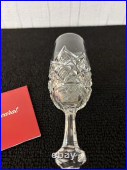 11 flûtes à champagne modèle Colbert en cristal de Baccarat (prix à la pièce) 11 flûtes à champagne modèle Colbert en cristal de Baccarat (prix à la pièce)