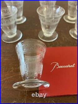 11 verres à liqueur / ou saké gravé en cristal de Baccarat (prix du lot)