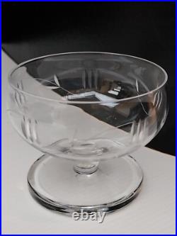 12 COUPES A CHAMPAGNE en CRISTAL Gravé Ancien H 7 cm BACCARAT