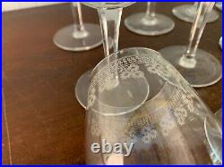 12 verres à vin gravé marguerite en cristal de Baccarat (prix à la pièce) 12 verres à vin gravé marguerite en cristal de Baccarat (prix à la pièce)