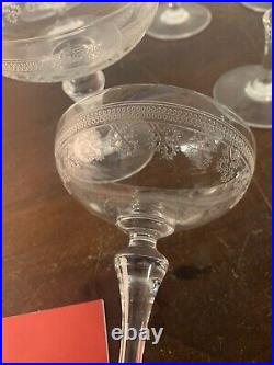 15 coupes à champagne modèle Pompadour en cristal de Baccarat (prix à la pièce)