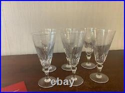 15 flûtes à champagne modèle Parme en cristal de Baccarat (prix à la pièce) 15 flûtes à champagne modèle Parme en cristal de Baccarat (prix à la pièce)