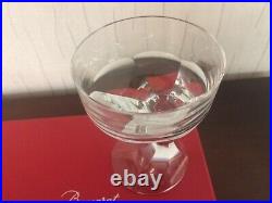 16 coupes à champagne modèle Narcisse en cristal de Baccarat (prix à la pièce) 16 coupes à champagne modèle Narcisse en cristal de Baccarat (prix à la pièce)