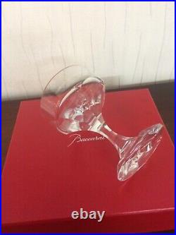 16 coupes à champagne modèle Narcisse en cristal de Baccarat (prix à la pièce) 16 coupes à champagne modèle Narcisse en cristal de Baccarat (prix à la pièce)