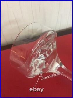16 coupes à champagne modèle Narcisse en cristal de Baccarat (prix à la pièce) 16 coupes à champagne modèle Narcisse en cristal de Baccarat (prix à la pièce)