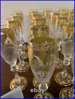 16 flûtes à champagne modèle prestige en cristal de Baccarat (prix à la pièce)