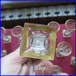 16 verres à liqueur ancien en cristal de baccarat modèle harcourt décor or