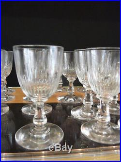 16 verres à liqueur cristal Baccarat modele jeux d orgue