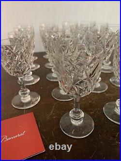 16 verres à porto modèle Harfleur en cristal de Baccarat (prix à la pièce)