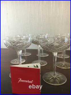 17 coupes à champagne modèle Hyères en cristal de Baccarat (prix à la pièce)