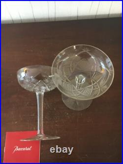 17 coupes à champagne modèle Hyères en cristal de Baccarat (prix à la pièce)