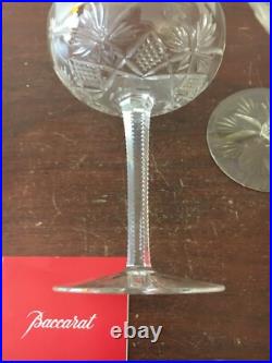 17 coupes à champagne modèle Hyères en cristal de Baccarat (prix à la pièce)