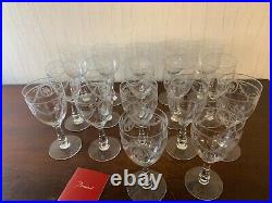 17 verres à eau gravés fleuri cristal de Baccarat (prix à la pièce)