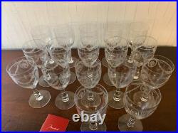 17 verres à eau gravés fleuri cristal de Baccarat (prix à la pièce)