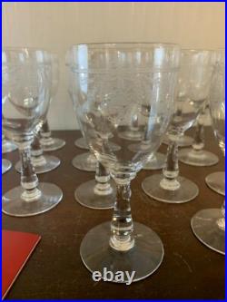 17 verres à eau gravés fleuri cristal de Baccarat (prix à la pièce)