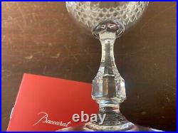 17 verres à vin rouge modèle Lucullus en cristal de Baccarat (prix à la pièce) 17 verres à vin rouge modèle Lucullus en cristal de Baccarat (prix à la pièce)