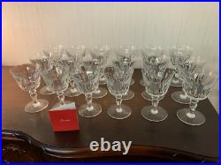 18 verres à eau modèle Ile de France en cristal de Baccarat (prix à la pièce) 18 verres à eau modèle Ile de France en cristal de Baccarat (prix à la pièce)