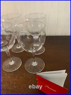 19 verres à eau modèle Montaigne optique cristal de Baccarat prix à la pièce 19 verres à eau modèle Montaigne optique cristal de Baccarat prix à la pièce