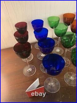 19 verres modèle Perfection 5 couleurs en cristal de Baccarat (prix à la pièce)