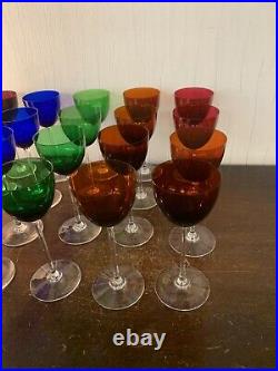 19 verres modèle Perfection 5 couleurs en cristal de Baccarat (prix à la pièce)