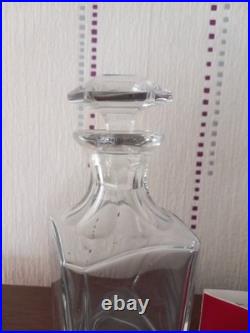1 carafe à liqueur en cristal de baccarat modèle Harcourt H 21,5 cm signée