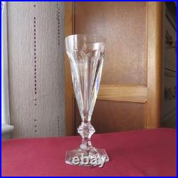 1 flute a champagne en cristal de baccarat modèle Harcourt H 17,8 cm signée
