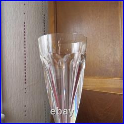 1 flute a champagne en cristal de baccarat modèle Harcourt H 17,8 cm signée