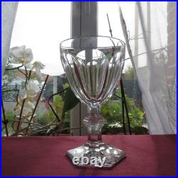 1 verre a vin rouge en cristal de baccarat modèle Harcourt H 13,5 cm signé