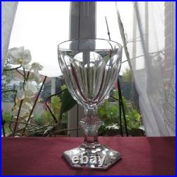 1 verre a vin rouge en cristal de baccarat modèle Harcourt H 13,5 cm signé