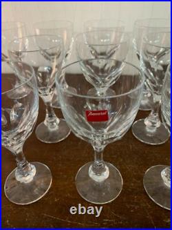 27 verres à vin modèle Monaco en cristal de Baccarat (prix à la pièce) 27 verres à vin modèle Monaco en cristal de Baccarat (prix à la pièce)