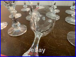 27 verres à vin modèle Monaco en cristal de Baccarat (prix à la pièce) 27 verres à vin modèle Monaco en cristal de Baccarat (prix à la pièce)