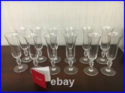 42 flûtes à champagne modèle Vence en cristal de Baccarat (prix à la pièce)