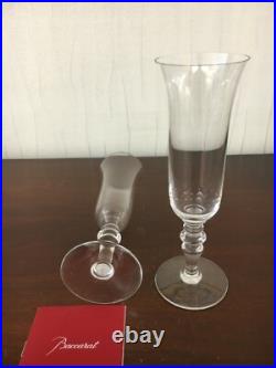 42 flûtes à champagne modèle Vence en cristal de Baccarat (prix à la pièce)