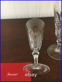 44 flûtes à champagne modèle Buckingham en cristal de Baccarat (prix à la pièce)