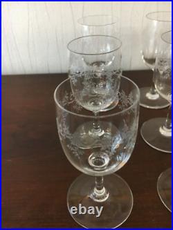 44 verres à vin rouge modèle Sevigné cristal Baccarat h 14 cm (prix à la pièce)