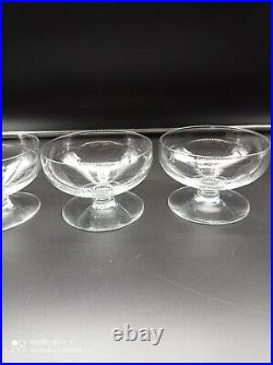 4 Verres coupes à champagne en cristal de Baccarat model CHEVERNY, signé