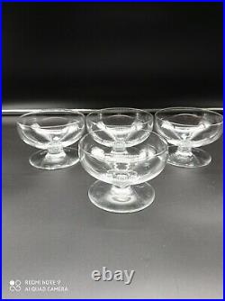 4 Verres coupes à champagne en cristal de Baccarat model CHEVERNY, signé