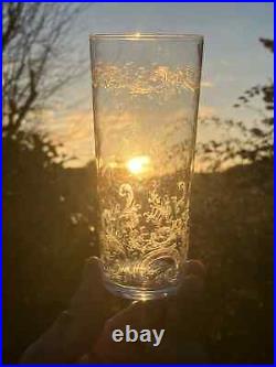 4 Verres en cristal Forme gobelet Baccarat, Saint louis, autres 4 Verres en cristal Forme gobelet Baccarat, Saint louis, autres