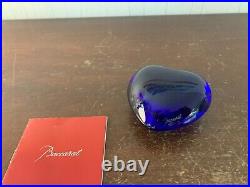 4 presses papier cour bleu foncé modèle amour cristal de Baccarat(prix à pièce)