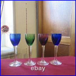 4 verres à liqueur en cristal de baccarat de couleurs H 13 cm signé