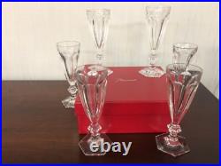 51 flûtes à champagne Harcourt en cristal de Baccarat (prix à la pièce)