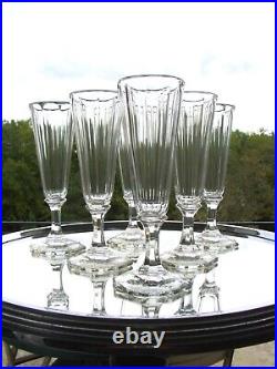 6 Flutes à champagne en cristal taillé à côtes plates étroites Baccarat 19e