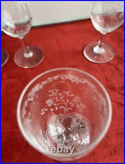 6 Verres A Vin Blanc En Cristal Baccarat Grave Modèle Louis XV et SEVIGNE