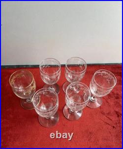 6 Verres A Vin Blanc En Cristal Baccarat Grave Modèle Louis XV et SEVIGNE