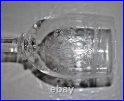 6 Verres à Vin Blanc Cristal de Baccarat Décor Guirlande et Fleur