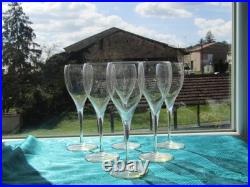 6 Verres à vin blanc en cristal de baccarat du modèle Saint Rémy 6 Verres à vin blanc en cristal de baccarat du modèle Saint Rémy